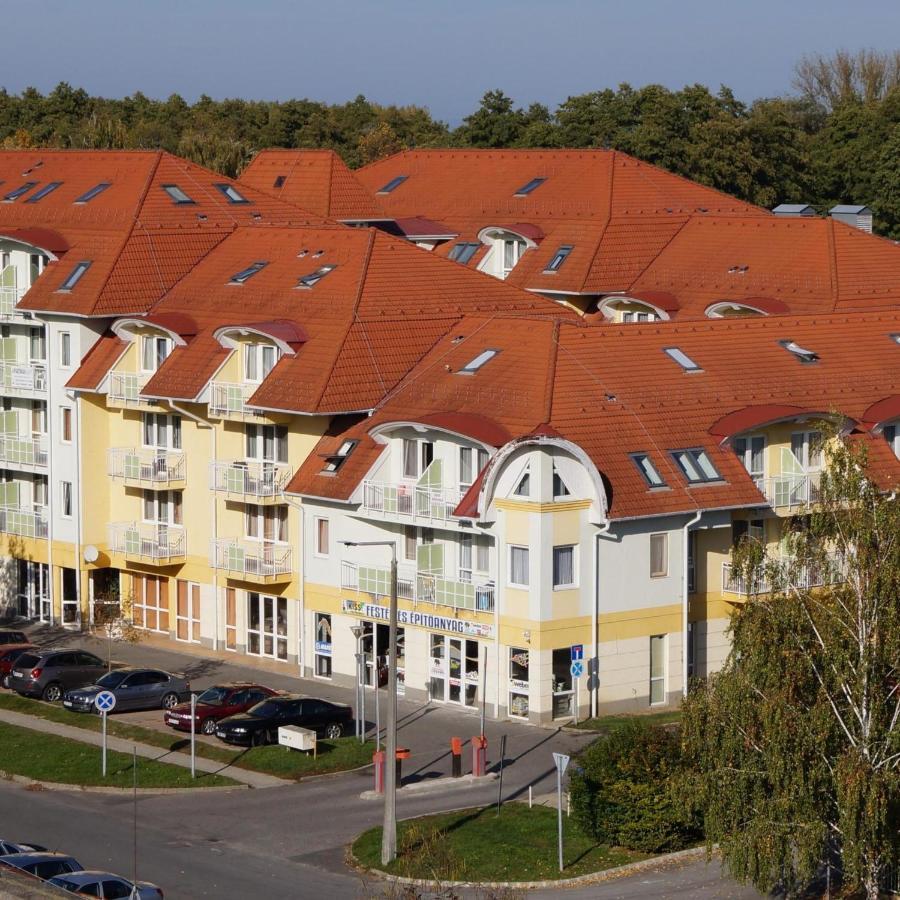 Tip Top Wellness Apartman Zalakaros Kültér fotó
