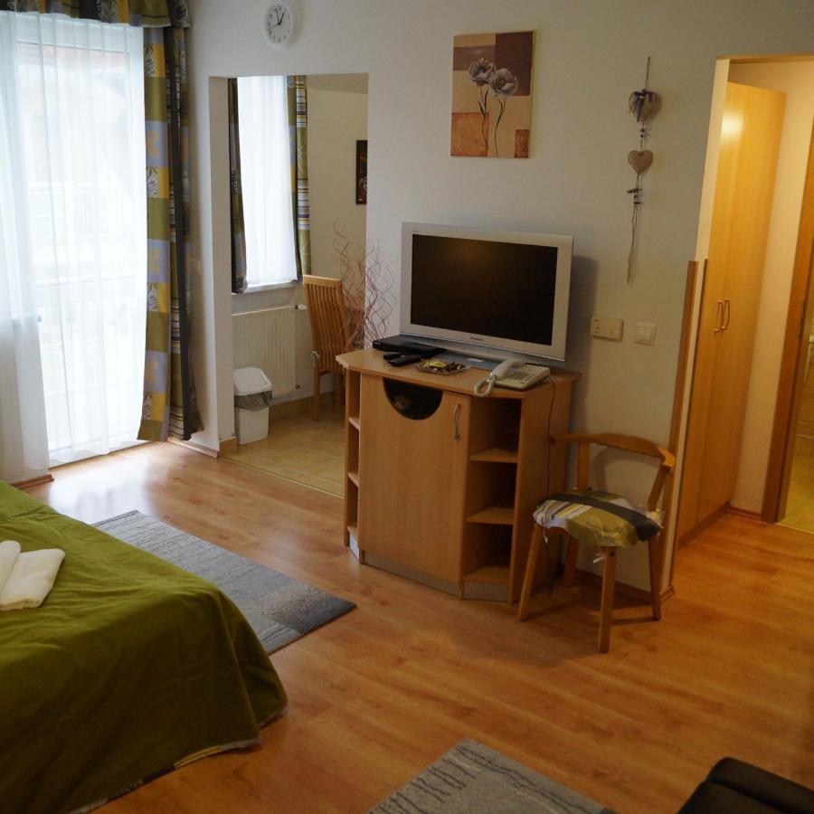 Tip Top Wellness Apartman Zalakaros Kültér fotó